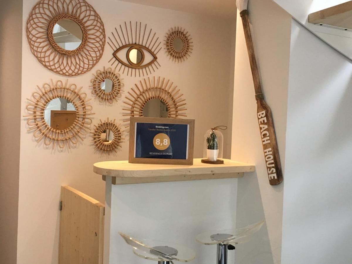 Les Suites Du Port เลอบูร์เฌ-ดู-ลัค ภายนอก รูปภาพ